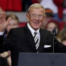  Լու Հոլց (Lou Holtz)