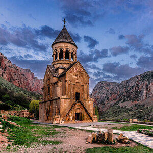 ՆՈՐԱՎԱՆՔ ( NORAVANK )