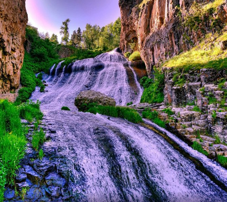 ՌԵԶՈՐԹ ԵՎ ՀՅՈՒՐԱՆՈՑ ( ՋԵՐՄՈՒԿ )